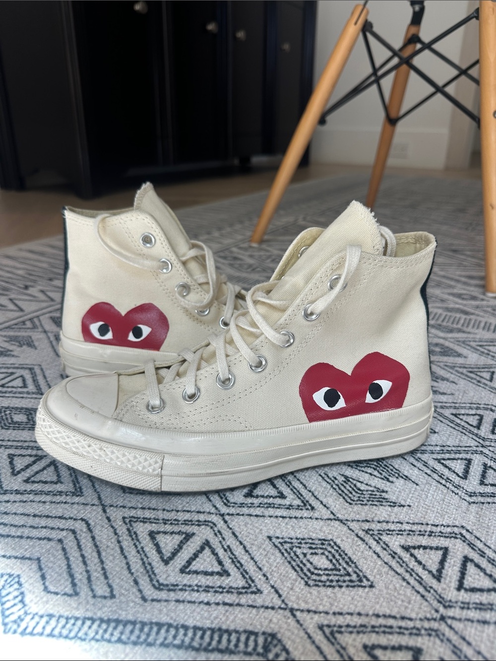 Comme de Garçon PLAY x Converse Cream High-Top Sneakers with Red Heart Graphic